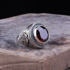 МУЖСКОЕ СЕРЕБРЯНОЕ КОЛЬЦО 925 ПРОБЫ С КРУГЛЫМ КРАСНЫМ КАМНЕМ